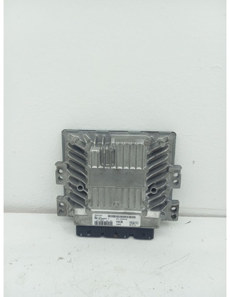 Recambio de centralita motor uce para ford kuga i 2.0 tdci referencia OEM IAM 8V4112A650CB  