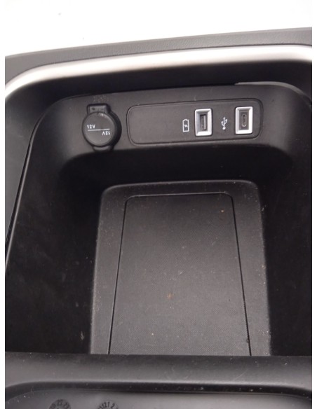 Recambio de apoyabrazos central para jeep avenger (j2) electric referencia OEM IAM 735763538  