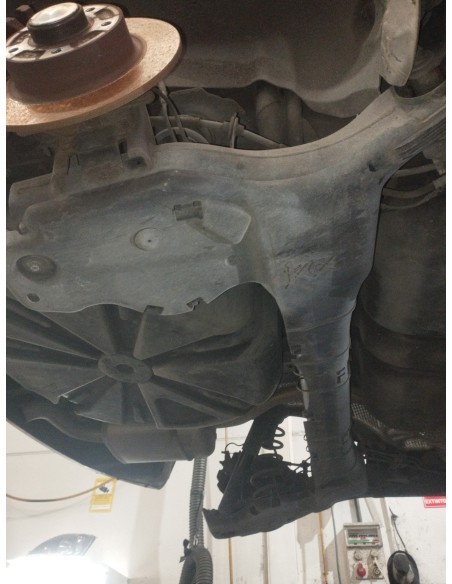 Recambio de puente trasero para renault megane iii berlina 5 p dynamique referencia OEM IAM 555010004R  