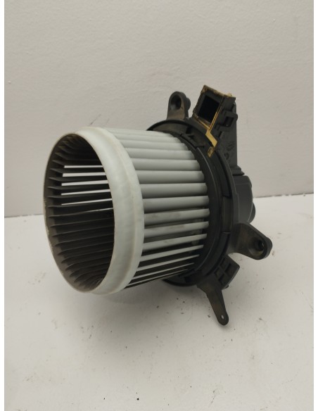 Recambio de motor calefaccion para peugeot 3008 allure referencia OEM IAM 5P13000051  