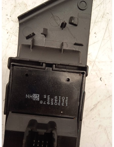 Recambio de mando elevalunas delantero izquierdo para opel astra j lim. 1.3 16v cdti referencia OEM IAM 13305978  