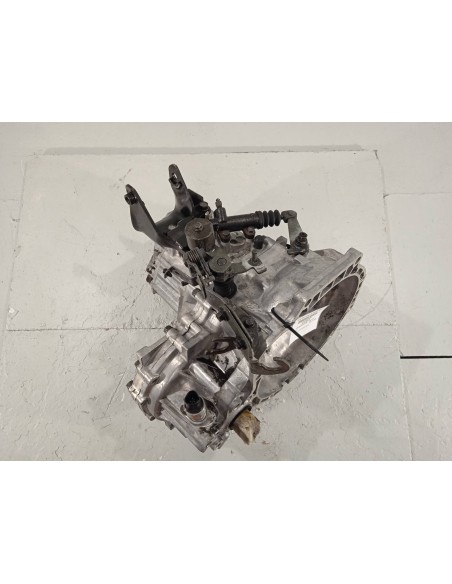 Recambio de caja cambios para kia cerato 2.0 cat referencia OEM IAM J42073  