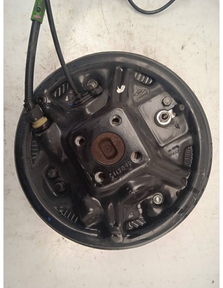 Recambio de mangueta trasera derecha para renault clio iv 0.9 tce referencia OEM IAM 440003960R  