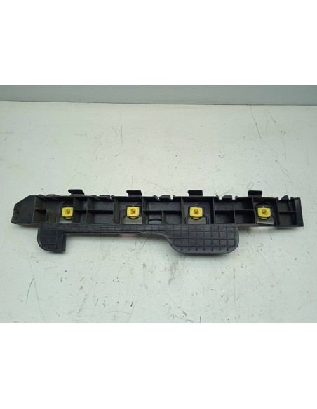 Recambio de plastico para hyundai ioniq tecno hybrid referencia OEM IAM 86613G2000  