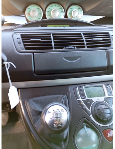 peugeot 807 del año 2003