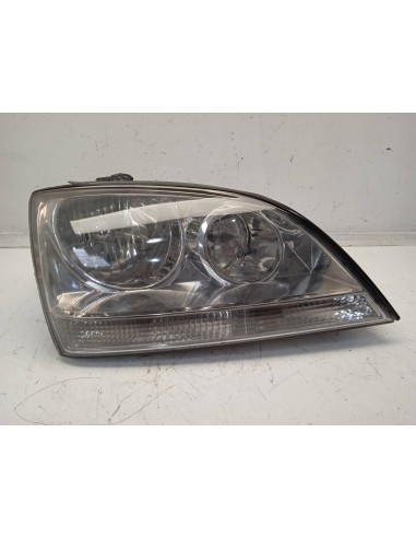 Recambio de faro derecho para kia sorento 2.5 crdi ex referencia OEM IAM 921023E010 PATILLA DAÑADA 