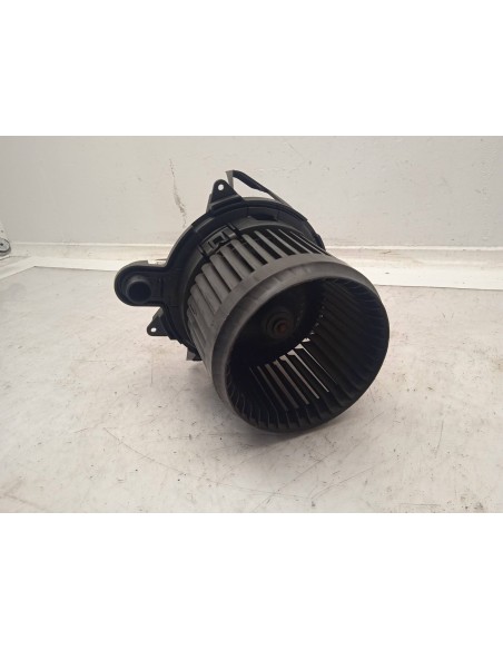 Recambio de motor calefaccion para renault clio iv 0.9 tce referencia OEM IAM 5P3730000  