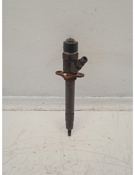 Recambio de inyector para volvo s60 i (384) d5 referencia OEM IAM 0445110028  