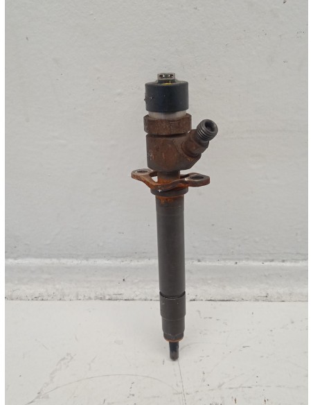Recambio de inyector para volvo s60 i (384) d5 referencia OEM IAM 0445110028  