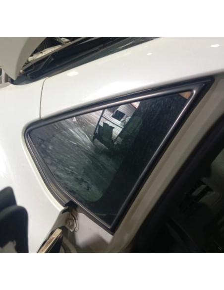 Recambio de luna custodia delantera izquierda para toyota auris hybrid active referencia OEM IAM 6212002010  