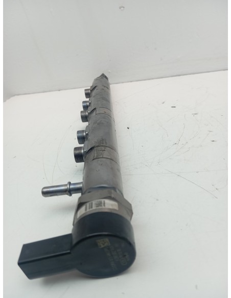 Recambio de rampa inyectora para bmw serie 5 lim. (f10) 520d referencia OEM IAM 0445214183  