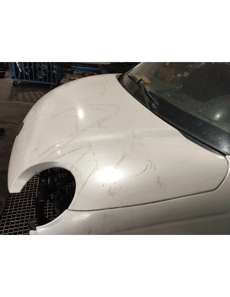 Recambio de capo para » otros... microcar referencia OEM IAM  COLOR BLANCO PARA REPARAR