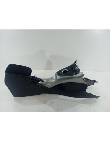Recambio de apoyabrazos central para toyota auris hybrid active referencia OEM IAM 5891002260B1  