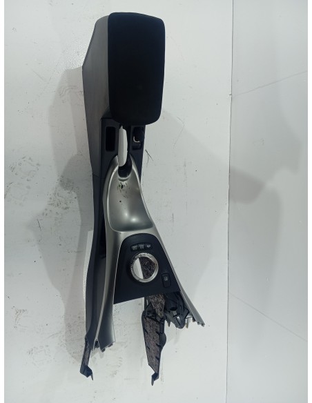 Recambio de apoyabrazos central para toyota auris hybrid active referencia OEM IAM 5891002260B1  