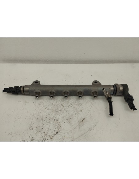 Recambio de rampa inyectora para hyundai i30 style referencia OEM IAM 0445214111  