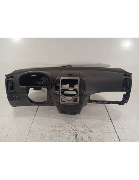 Recambio de salpicadero para hyundai i30cw crdi cat referencia OEM IAM   