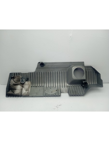 Recambio de tapa motor para toyota auris hybrid active referencia OEM IAM 1121237090  