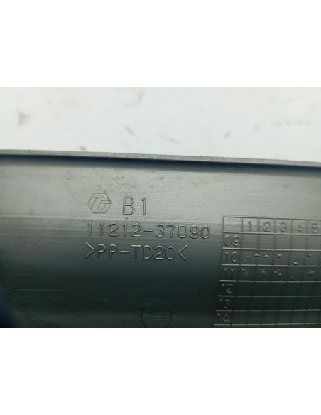 Recambio de tapa motor para toyota auris hybrid active referencia OEM IAM 1121237090  
