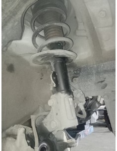 Recambio de amortiguador delantero derecho para toyota auris hybrid active referencia OEM IAM 4851002841  