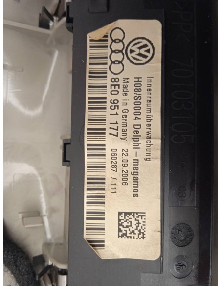 Recambio de luz interior para audi a4 berlina (8e) 2.0 tdi referencia OEM IAM 8E0951177  