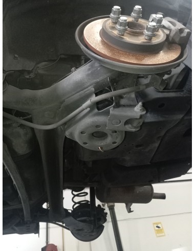 Recambio de puente trasero para toyota auris hybrid active referencia OEM IAM 4210102260  