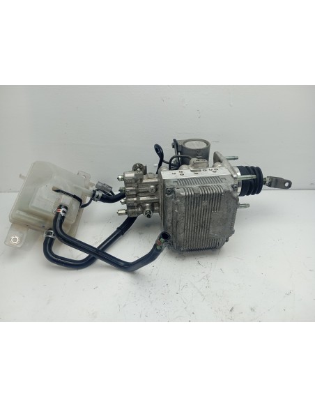 Recambio de servofreno para toyota auris hybrid active referencia OEM IAM 4721012080  