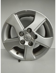 Recambio de llanta para toyota auris hybrid active referencia OEM IAM 4261102D80  