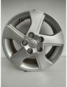 Recambio de llanta para toyota auris hybrid active referencia OEM IAM 4261102D80  