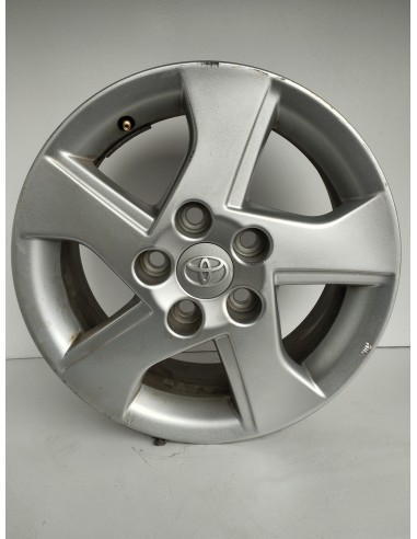 Recambio de llanta para toyota auris hybrid active referencia OEM IAM 4261102D80  