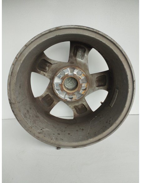 Recambio de llanta para toyota auris hybrid active referencia OEM IAM 4261102D80  