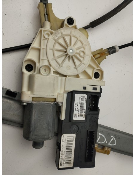 Recambio de elevalunas delantero derecho para renault laguna iii initiale referencia OEM IAM 0130822331  