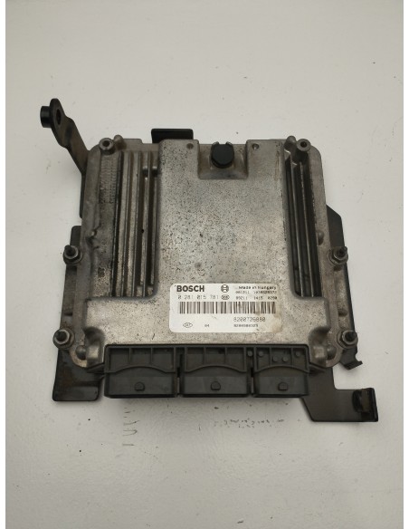 Recambio de centralita motor uce para renault laguna iii initiale referencia OEM IAM 8200726880  