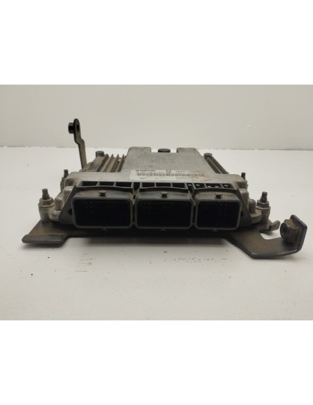 Recambio de centralita motor uce para renault laguna iii initiale referencia OEM IAM 8200726880  