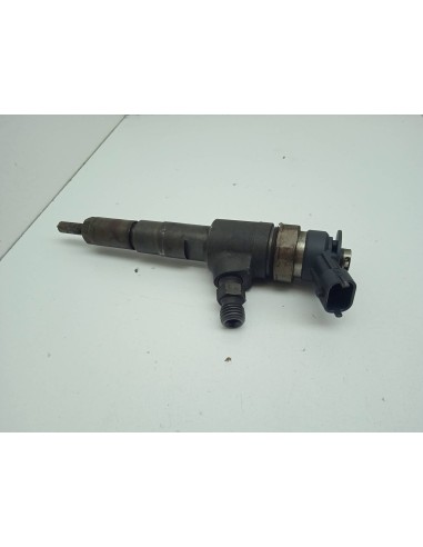 Recambio de inyector para peugeot 206 berlina 1.4 hdi referencia OEM IAM 0445110135  