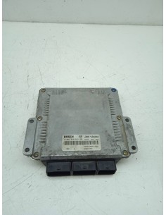 Recambio de centralita motor uce para opel vivaro referencia OEM IAM 0281010632  0