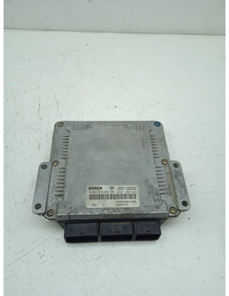 Recambio de centralita motor uce para opel vivaro referencia OEM IAM 0281010632  0