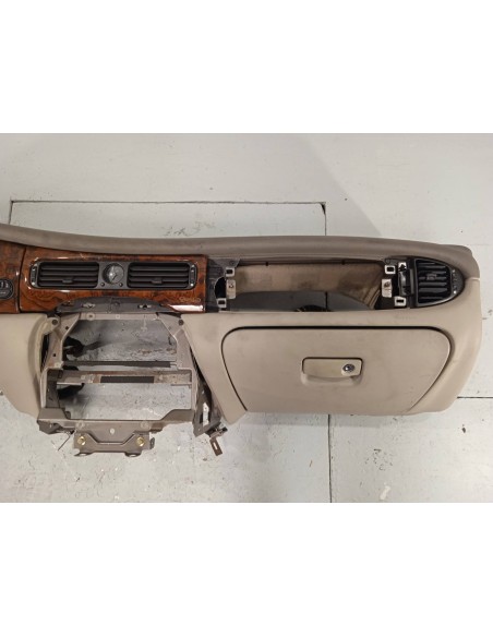 Recambio de salpicadero para daimler x300 v 8 referencia OEM IAM   