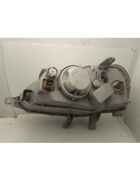 Recambio de faro derecho para daewoo tacuma referencia OEM IAM 96260520  