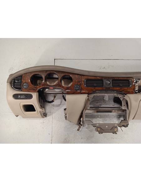 Recambio de salpicadero para daimler x300 v 8 referencia OEM IAM   