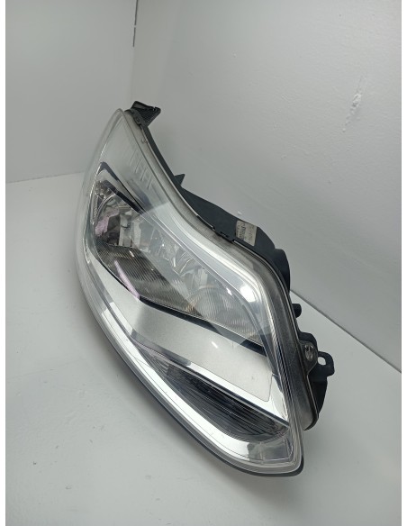 Recambio de faro derecho para ford focus lim. (cb8) trend referencia OEM IAM BM5113W029AJ  