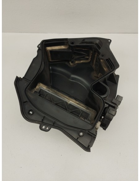 Recambio de plastico para bmw serie 5 lim. (f10) 520d referencia OEM IAM 64114244649  CAJA 1