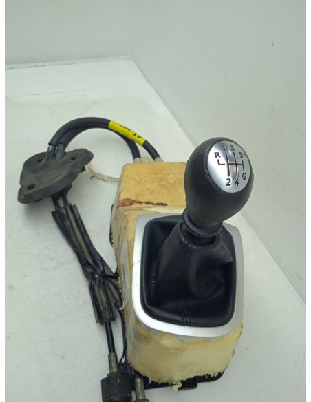 Recambio de palanca cambio para renault megane iii sport tourer 1.4 tce referencia OEM IAM 749046172R  