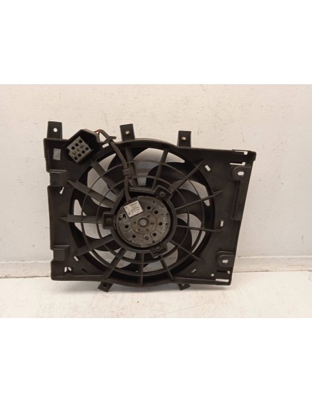 Recambio de electroventilador para opel zafira b 1.9 cdti referencia OEM IAM 13132559  