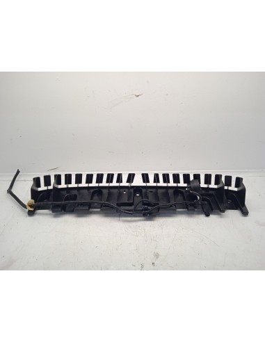 Recambio de plastico para ds 3 crossback so chic referencia OEM IAM 9820846180 GUIA PARAGOLPES TRAS 