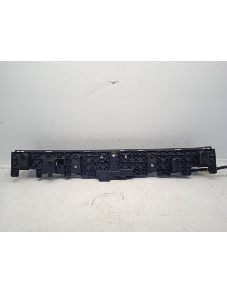 Recambio de plastico para ds 3 crossback so chic referencia OEM IAM 9820846180 GUIA PARAGOLPES TRAS 