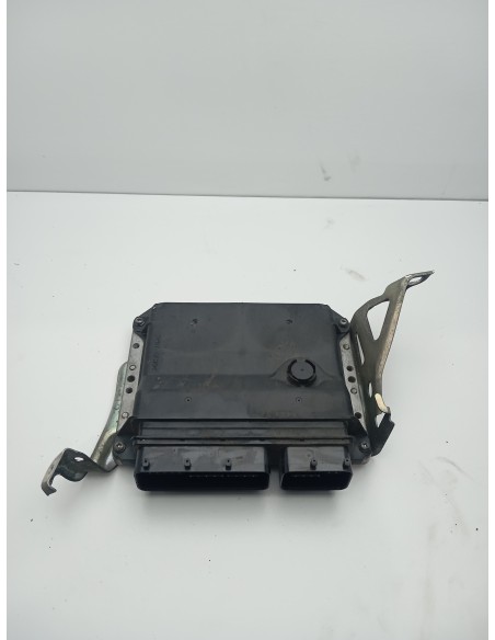 Recambio de centralita motor uce para toyota verso comfort referencia OEM IAM 896610F150  
