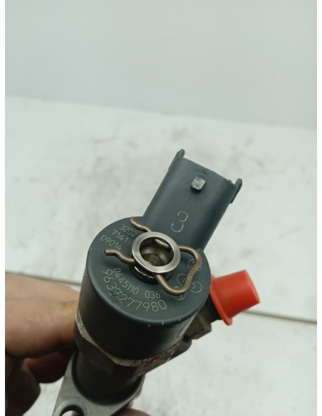 Recambio de inyector para peugeot 607 (s1) básico referencia OEM IAM 9637277980  