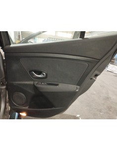 Recambio de guarnecido puerta trasera derecha para renault megane iii berlina 5 p dynamique referencia OEM IAM 829A00089R  