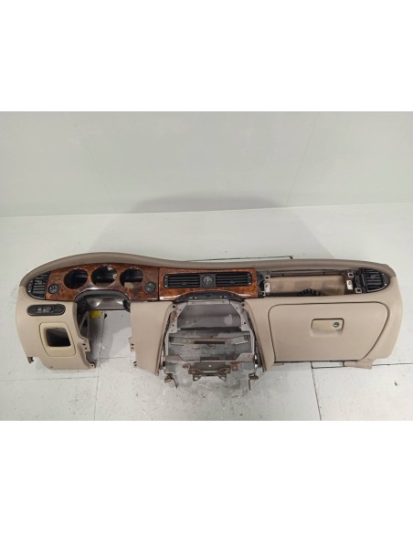 Recambio de salpicadero para daimler x300 v 8 referencia OEM IAM   