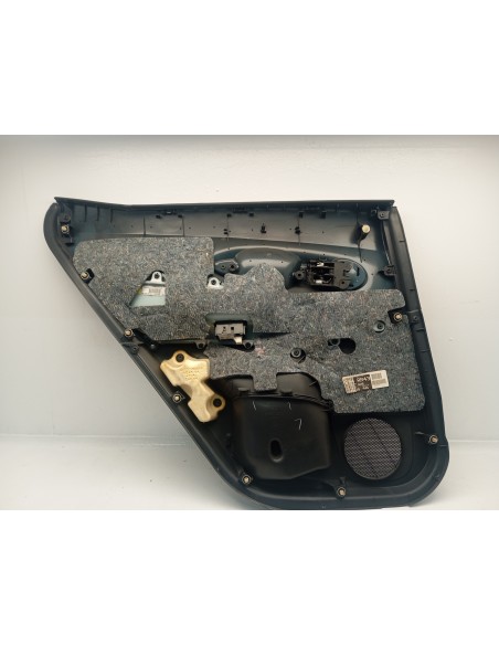 Recambio de guarnecido puerta trasera derecha para toyota auris hybrid active referencia OEM IAM 6763002F00B0  